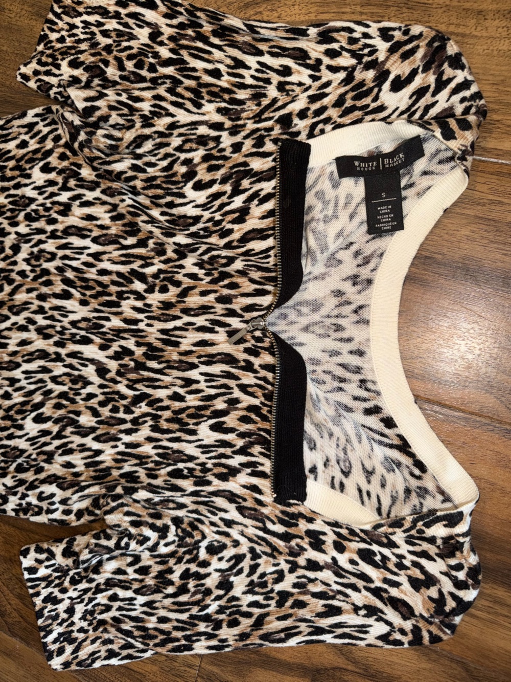WHBM Leopard Print Long Sleeve Sweater Top - Picture 4 of 5